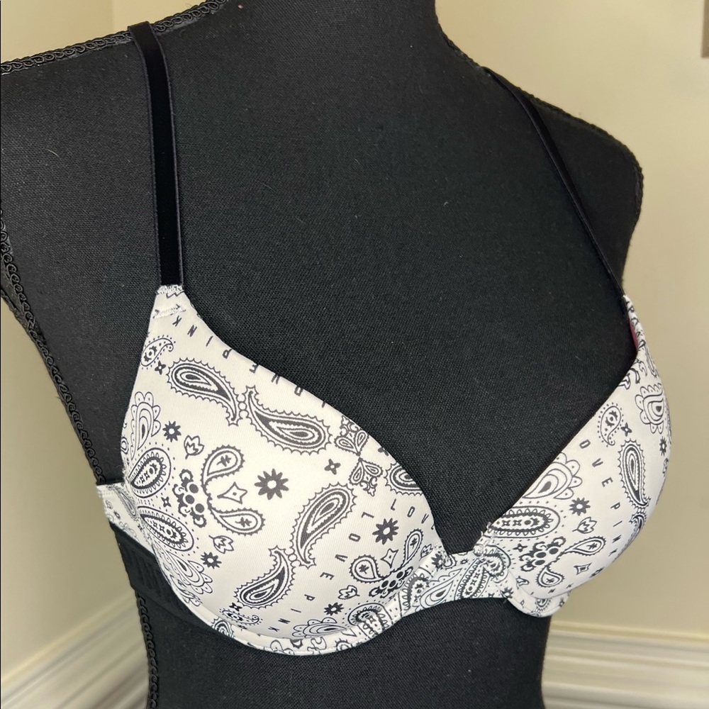 PINK VICTORIA’S SECRET 32B wear everywhere push up bra